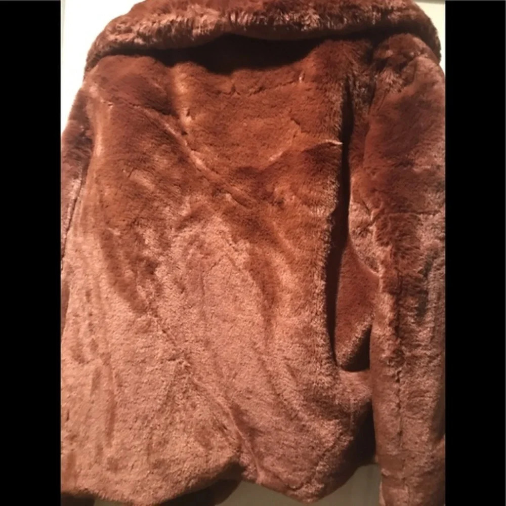 Via Spiga Crop Faux Fur Jacket, Size Large, NWT - Picture 11 of 11